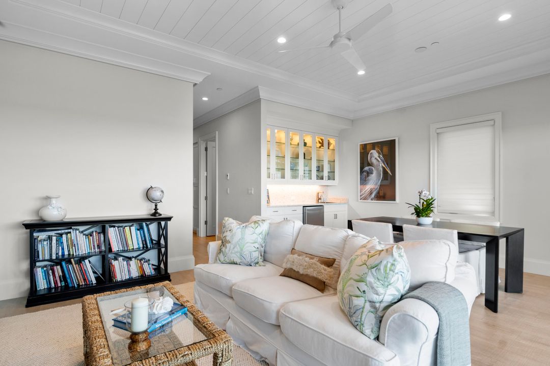 For Sale: $2,595,000 (3 beds, 4 baths, 3099 Square Feet)