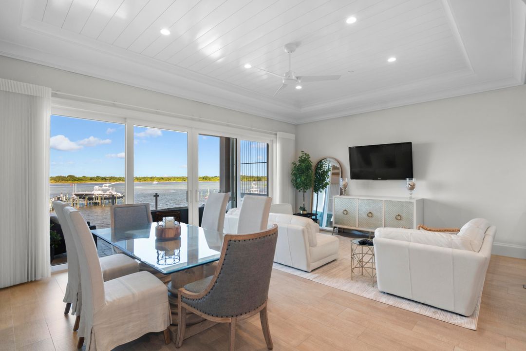 For Sale: $2,595,000 (3 beds, 4 baths, 3099 Square Feet)