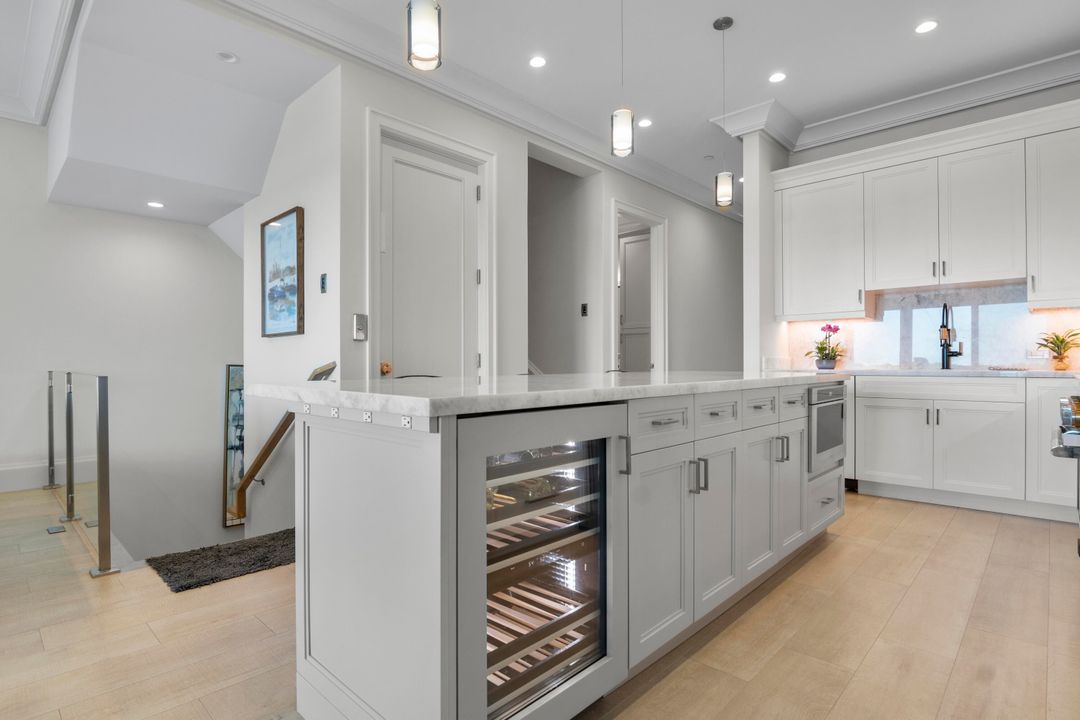 For Sale: $2,595,000 (3 beds, 4 baths, 3099 Square Feet)