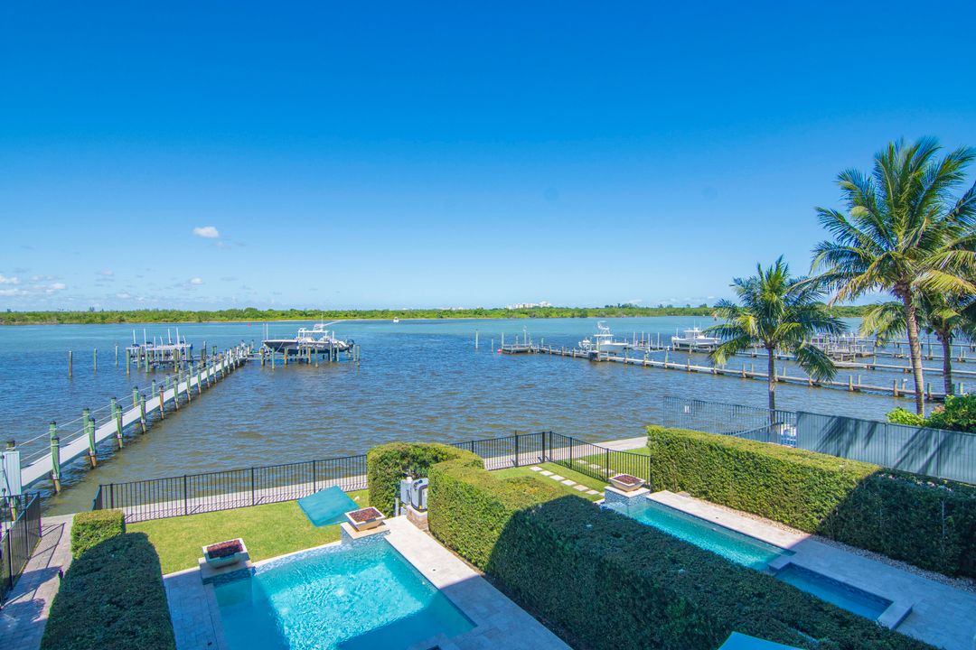 For Sale: $2,595,000 (3 beds, 4 baths, 3099 Square Feet)