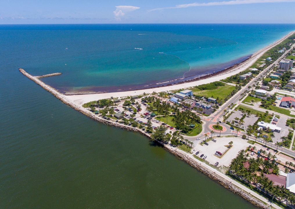 For Sale: $2,595,000 (3 beds, 4 baths, 3099 Square Feet)