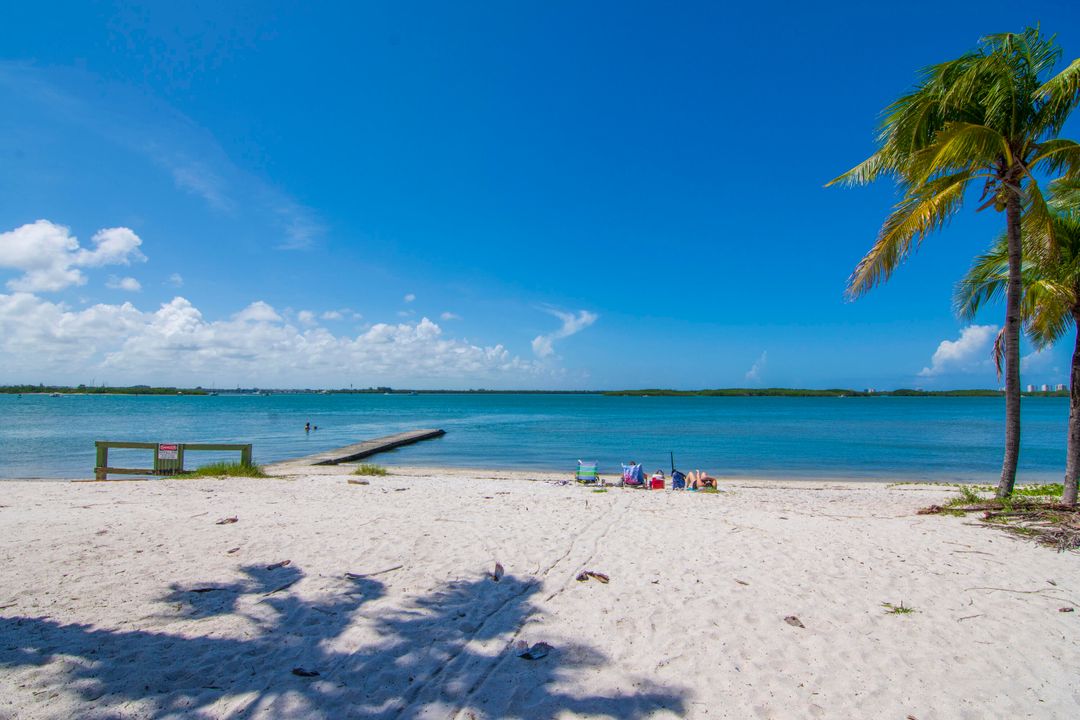 For Sale: $2,595,000 (3 beds, 4 baths, 3099 Square Feet)