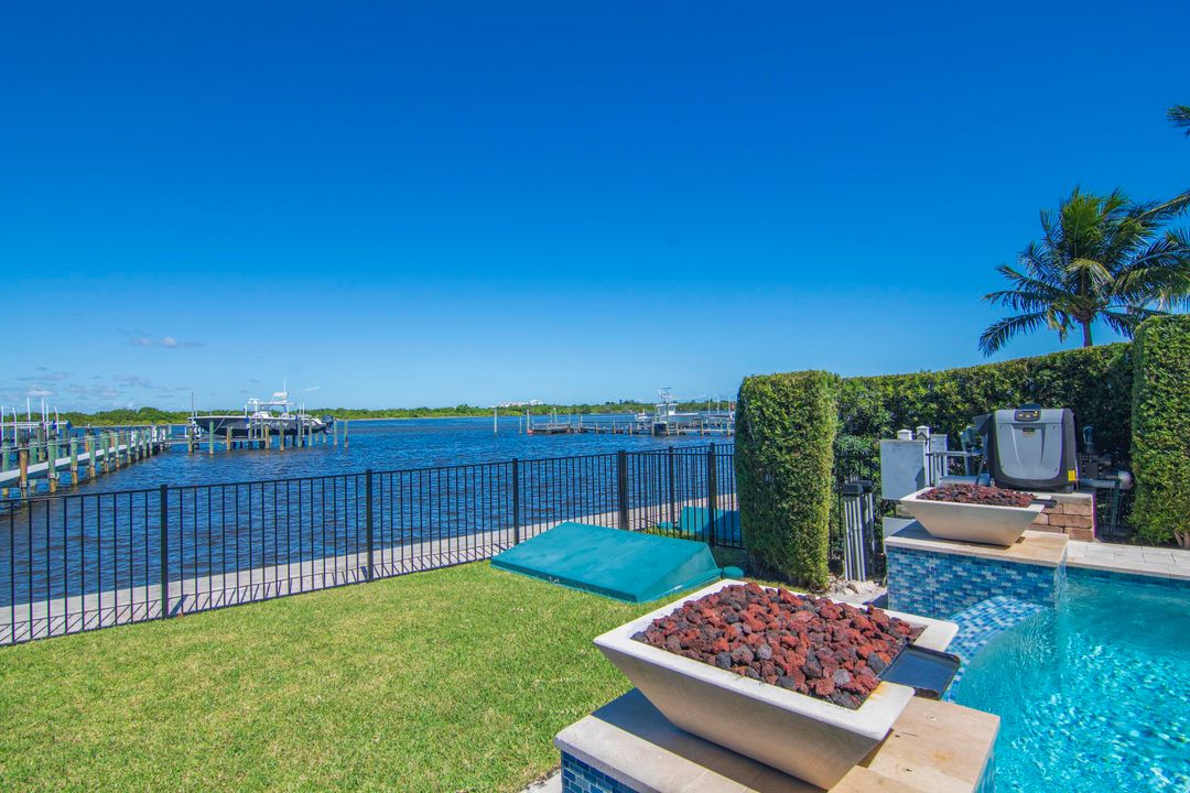 For Sale: $2,595,000 (3 beds, 4 baths, 3099 Square Feet)