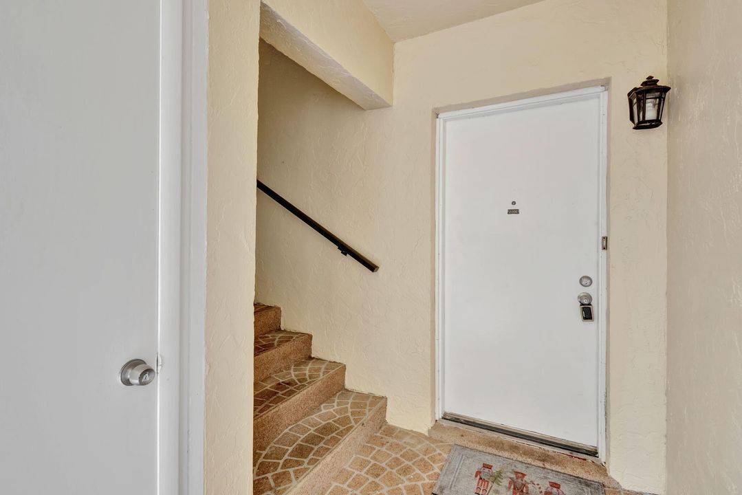 For Sale: $119,900 (2 beds, 2 baths, 1014 Square Feet)