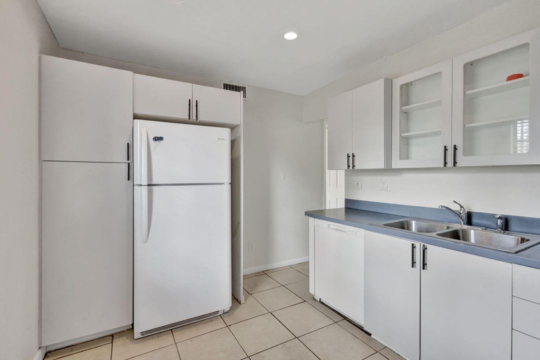 For Sale: $119,900 (2 beds, 2 baths, 1014 Square Feet)