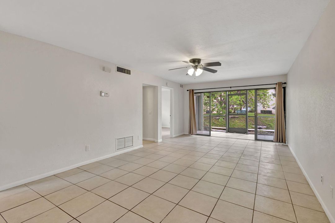 For Sale: $119,900 (2 beds, 2 baths, 1014 Square Feet)