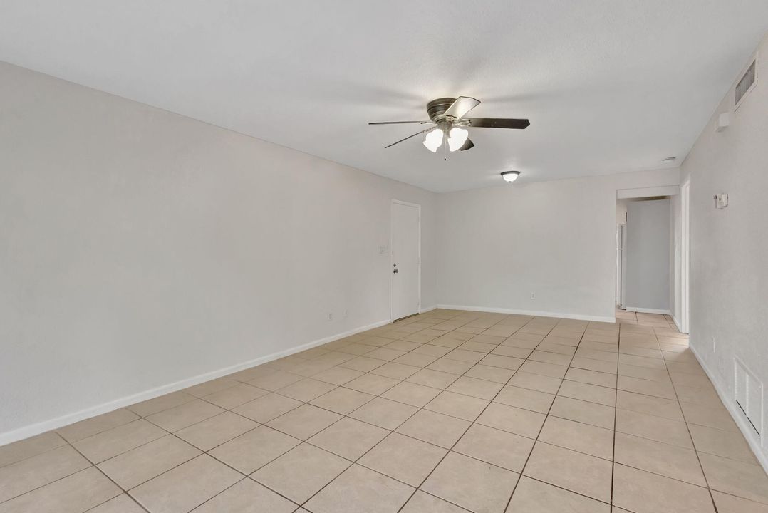 For Sale: $119,900 (2 beds, 2 baths, 1014 Square Feet)