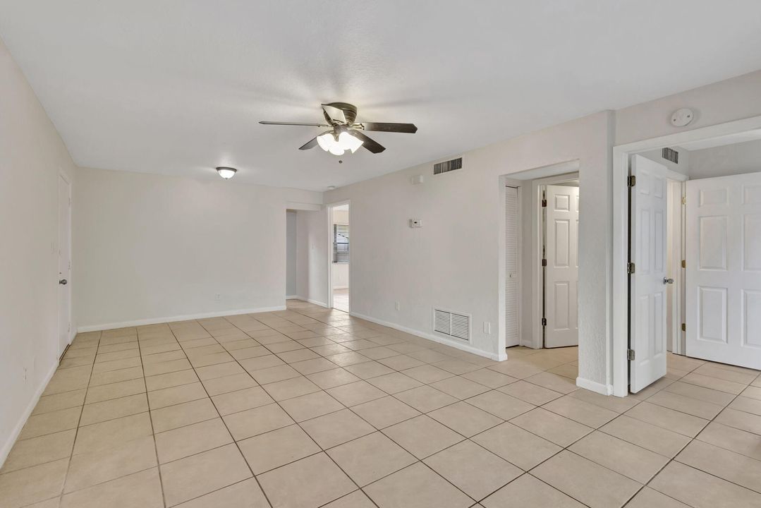 For Sale: $119,900 (2 beds, 2 baths, 1014 Square Feet)