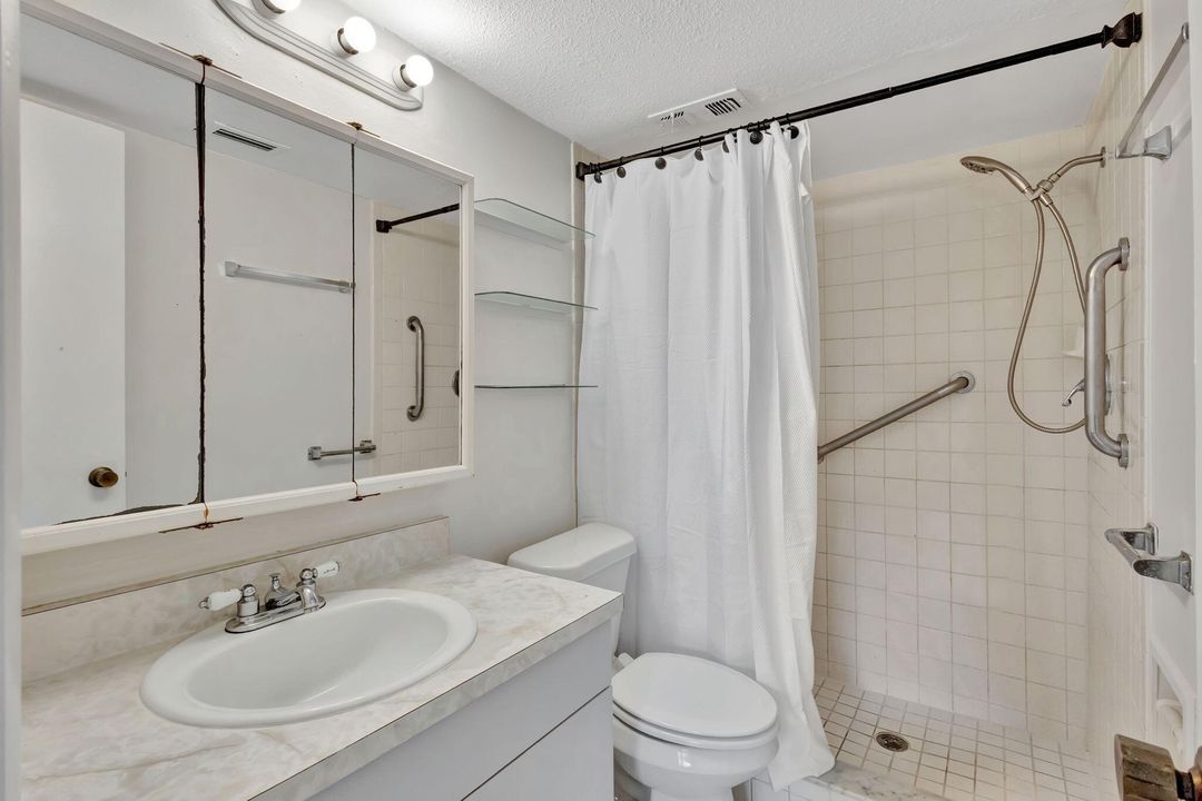 For Sale: $119,900 (2 beds, 2 baths, 1014 Square Feet)