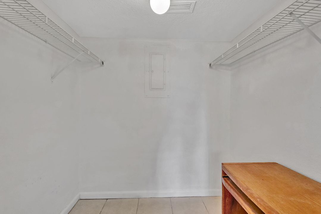 For Sale: $119,900 (2 beds, 2 baths, 1014 Square Feet)