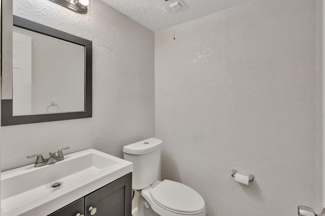 For Sale: $119,900 (2 beds, 2 baths, 1014 Square Feet)