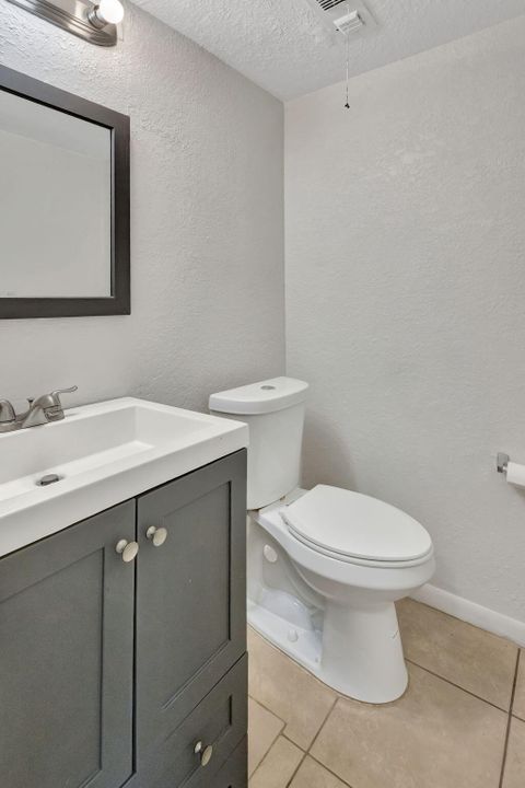 For Sale: $119,900 (2 beds, 2 baths, 1014 Square Feet)