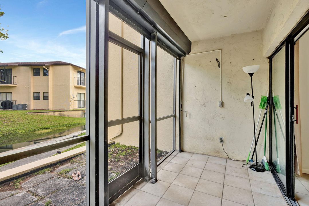 For Sale: $119,900 (2 beds, 2 baths, 1014 Square Feet)