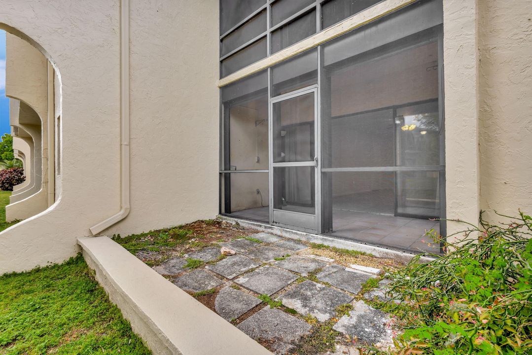 For Sale: $119,900 (2 beds, 2 baths, 1014 Square Feet)