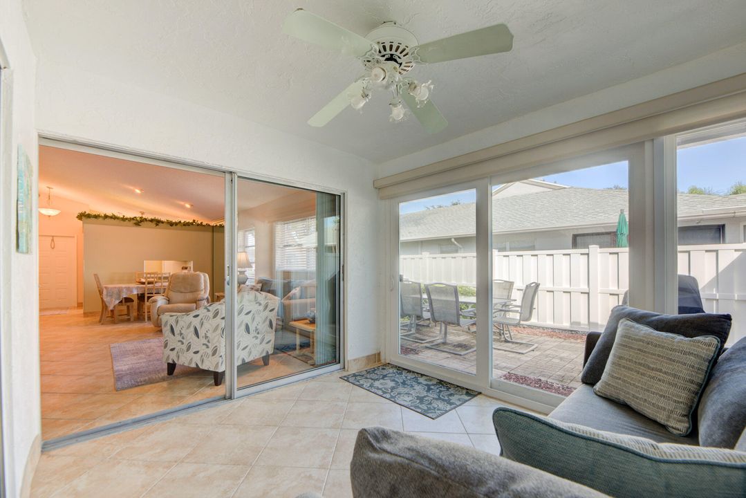 合同活跃: $259,900 (2 贝兹, 2 浴室, 1162 平方英尺)