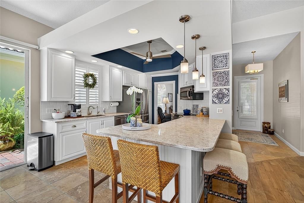 Active With Contract: $550,000 (3 beds, 3 baths, 2018 Square Feet)