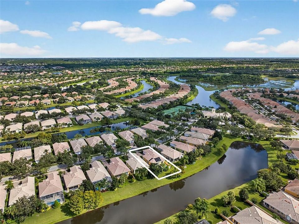 Active With Contract: $550,000 (3 beds, 3 baths, 2018 Square Feet)