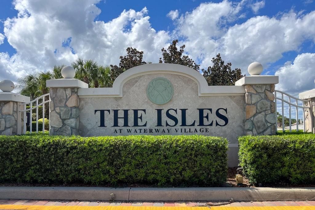 Active With Contract: $550,000 (3 beds, 3 baths, 2018 Square Feet)