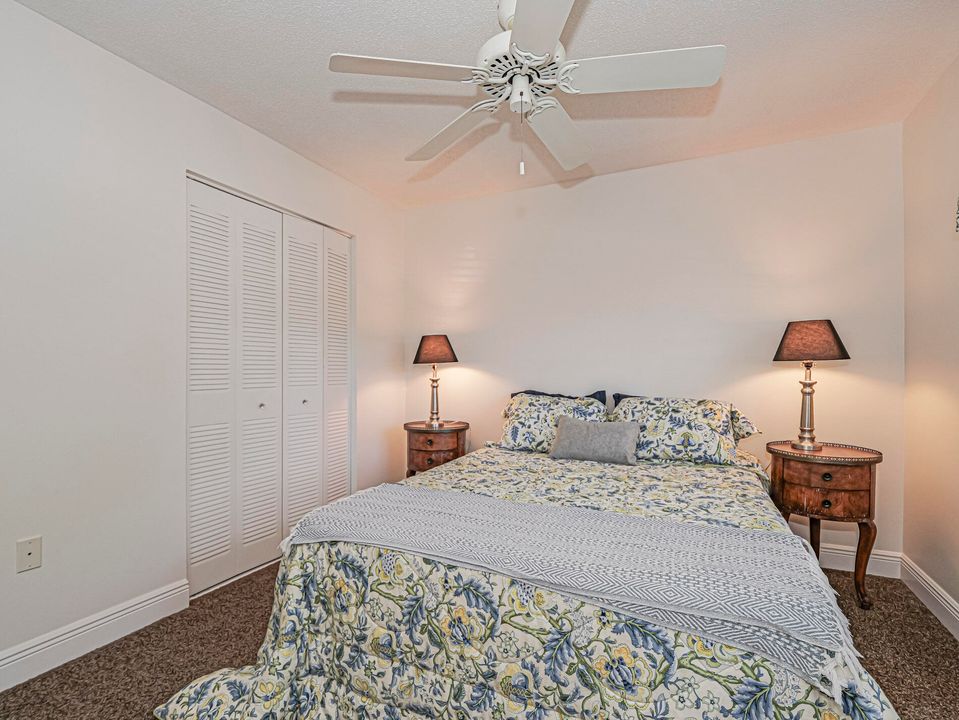 На продажу: $179,000 (2 спален, 2 ванн, 1000 Квадратных фут)