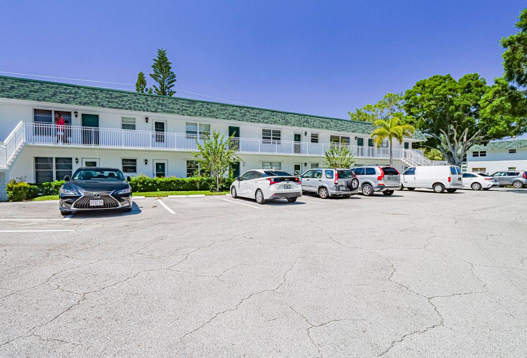 На продажу: $179,000 (2 спален, 2 ванн, 1000 Квадратных фут)