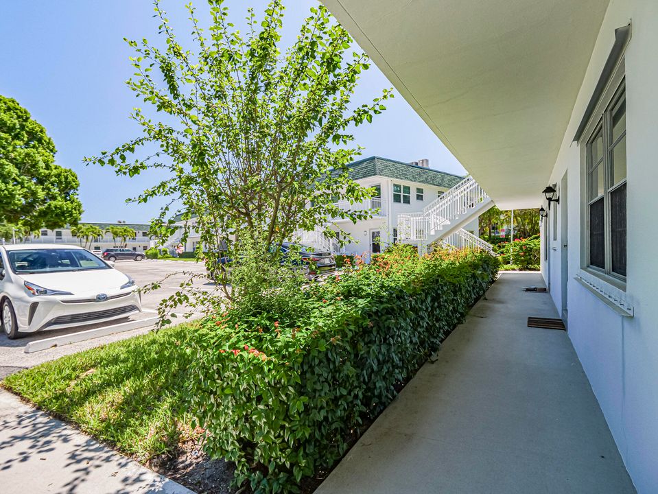 На продажу: $179,000 (2 спален, 2 ванн, 1000 Квадратных фут)