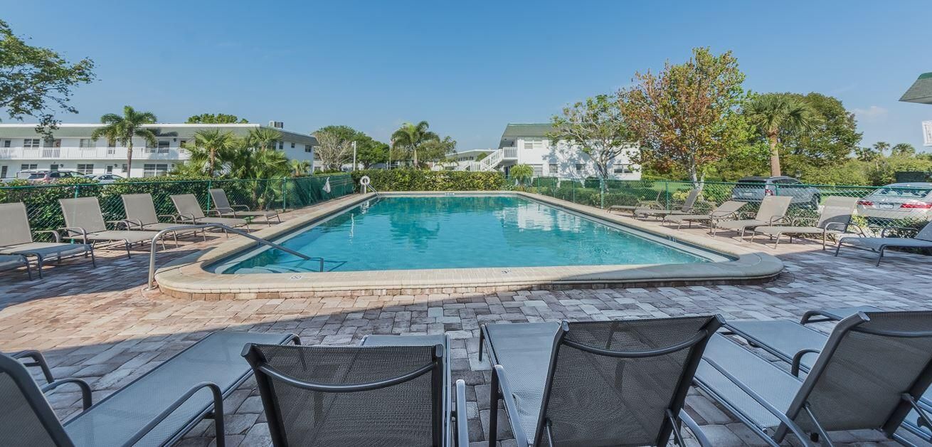 На продажу: $179,000 (2 спален, 2 ванн, 1000 Квадратных фут)