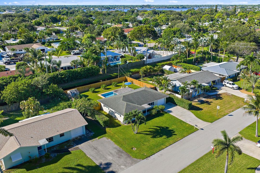 Под контрактом: $5,500 (2 спален, 2 ванн, 1228 Квадратных фут)