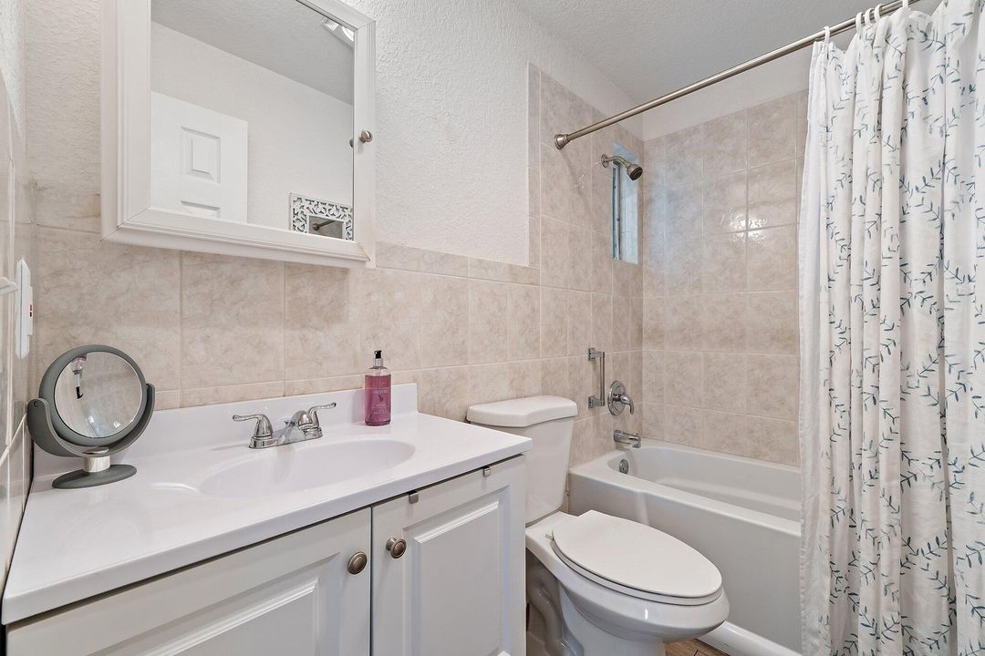 Под контрактом: $5,500 (2 спален, 2 ванн, 1228 Квадратных фут)