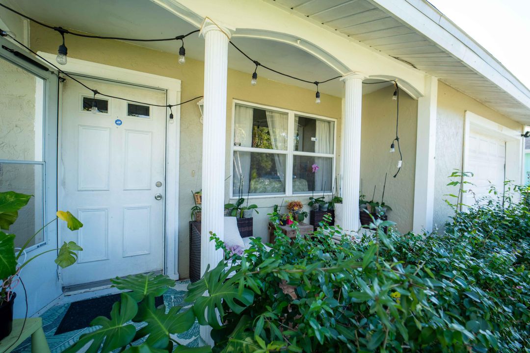 For Sale: $320,000 (3 beds, 2 baths, 1032 Square Feet)