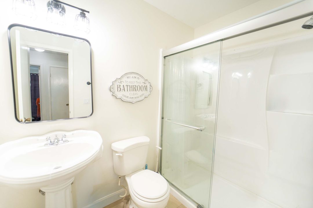 For Sale: $320,000 (3 beds, 2 baths, 1032 Square Feet)