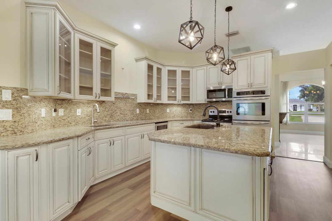 For Sale: $672,500 (4 beds, 3 baths, 3039 Square Feet)