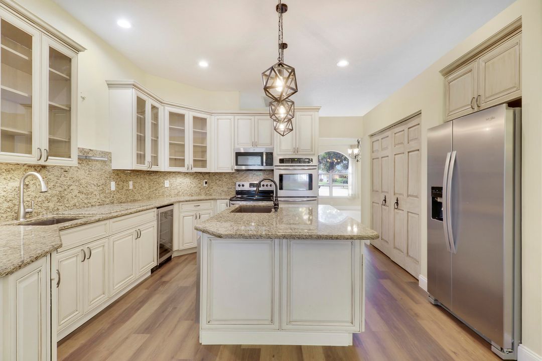 For Sale: $672,500 (4 beds, 3 baths, 3039 Square Feet)