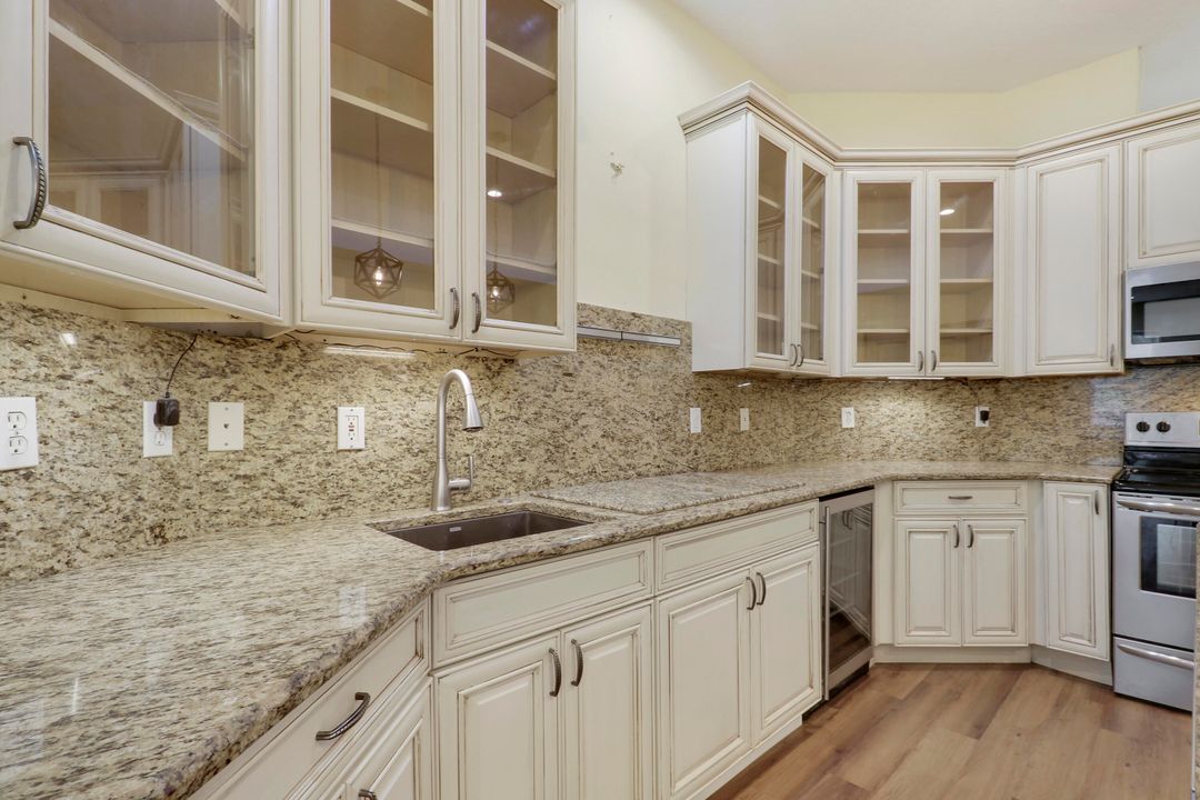 For Sale: $672,500 (4 beds, 3 baths, 3039 Square Feet)