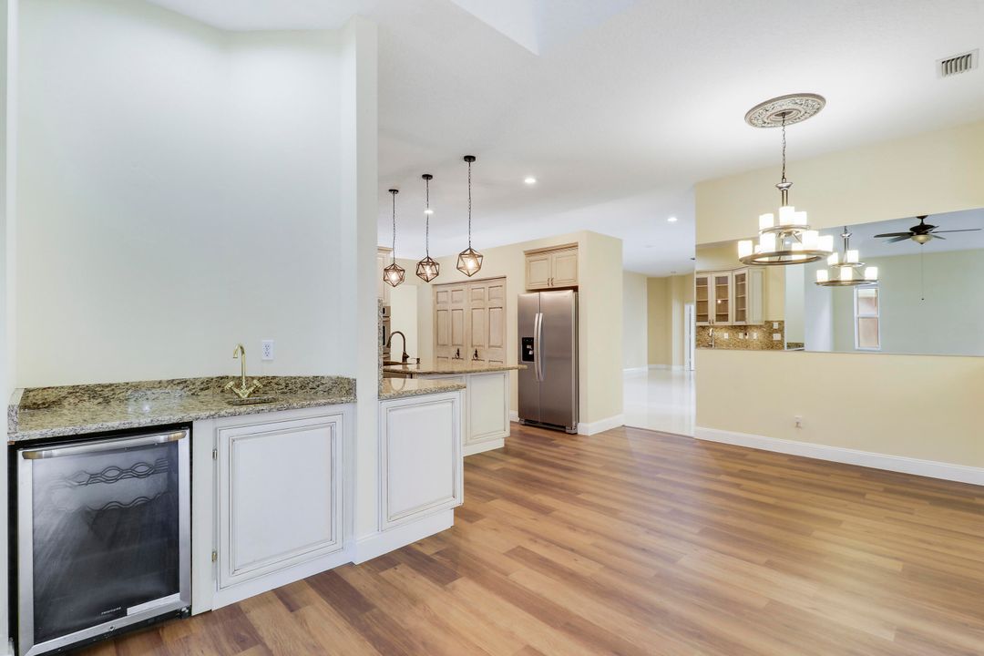 For Sale: $672,500 (4 beds, 3 baths, 3039 Square Feet)