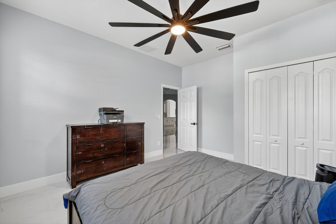 Под контрактом: $570,000 (5 спален, 3 ванн, 2889 Квадратных фут)