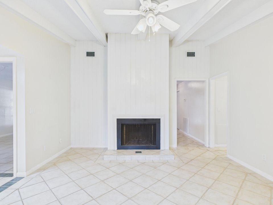 В аренду: $2,275 (3 спален, 2 ванн, 1500 Квадратных фут)