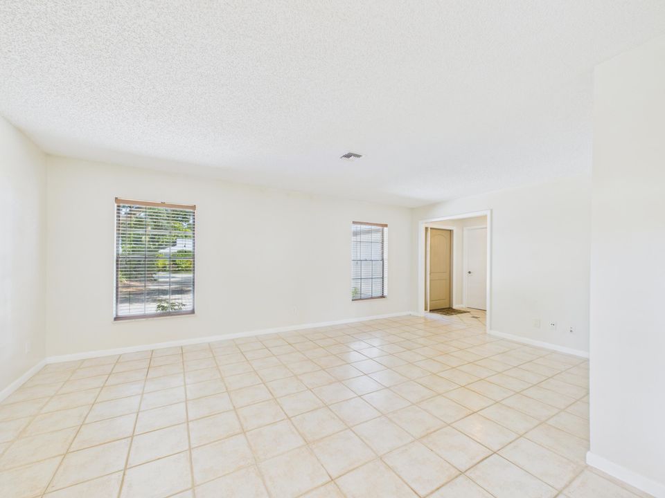 В аренду: $2,275 (3 спален, 2 ванн, 1500 Квадратных фут)