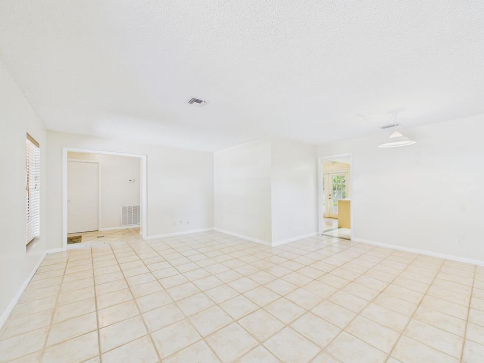 В аренду: $2,275 (3 спален, 2 ванн, 1500 Квадратных фут)