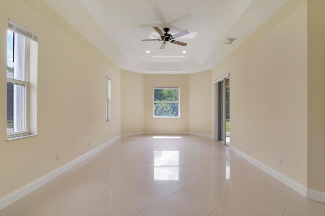 For Sale: $672,500 (4 beds, 3 baths, 3039 Square Feet)