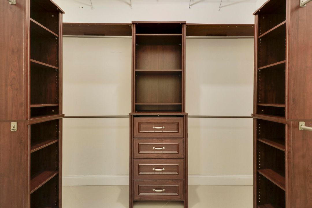 For Sale: $672,500 (4 beds, 3 baths, 3039 Square Feet)