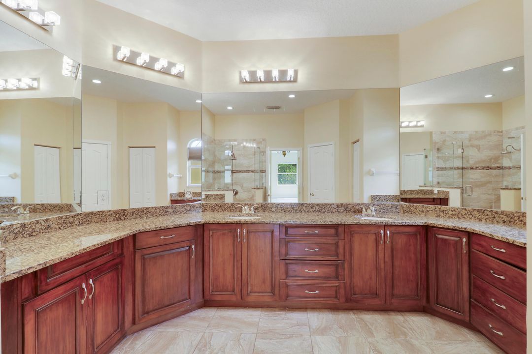 For Sale: $672,500 (4 beds, 3 baths, 3039 Square Feet)