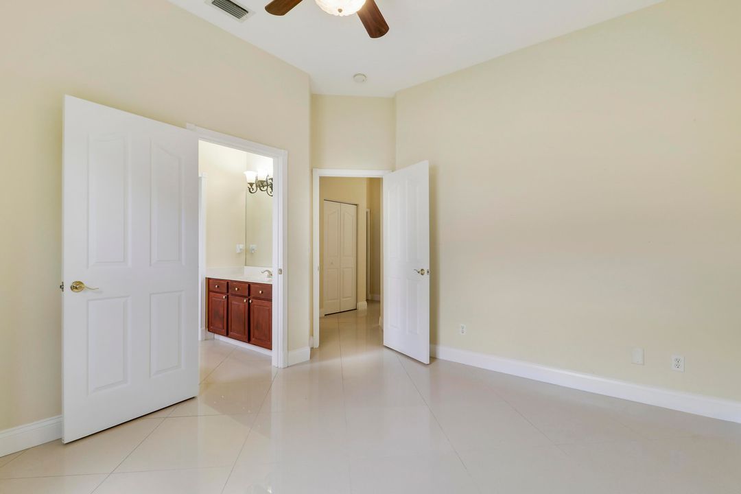 For Sale: $672,500 (4 beds, 3 baths, 3039 Square Feet)