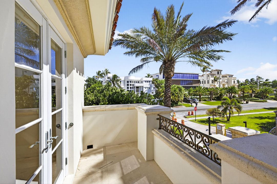 For Sale: $4,299,999 (4 beds, 5 baths, 4231 Square Feet)