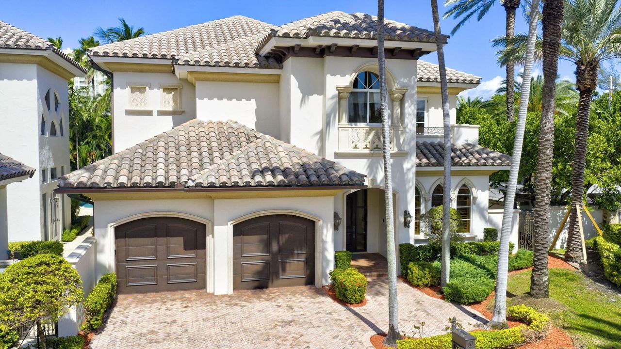 For Sale: $4,299,999 (4 beds, 5 baths, 4231 Square Feet)