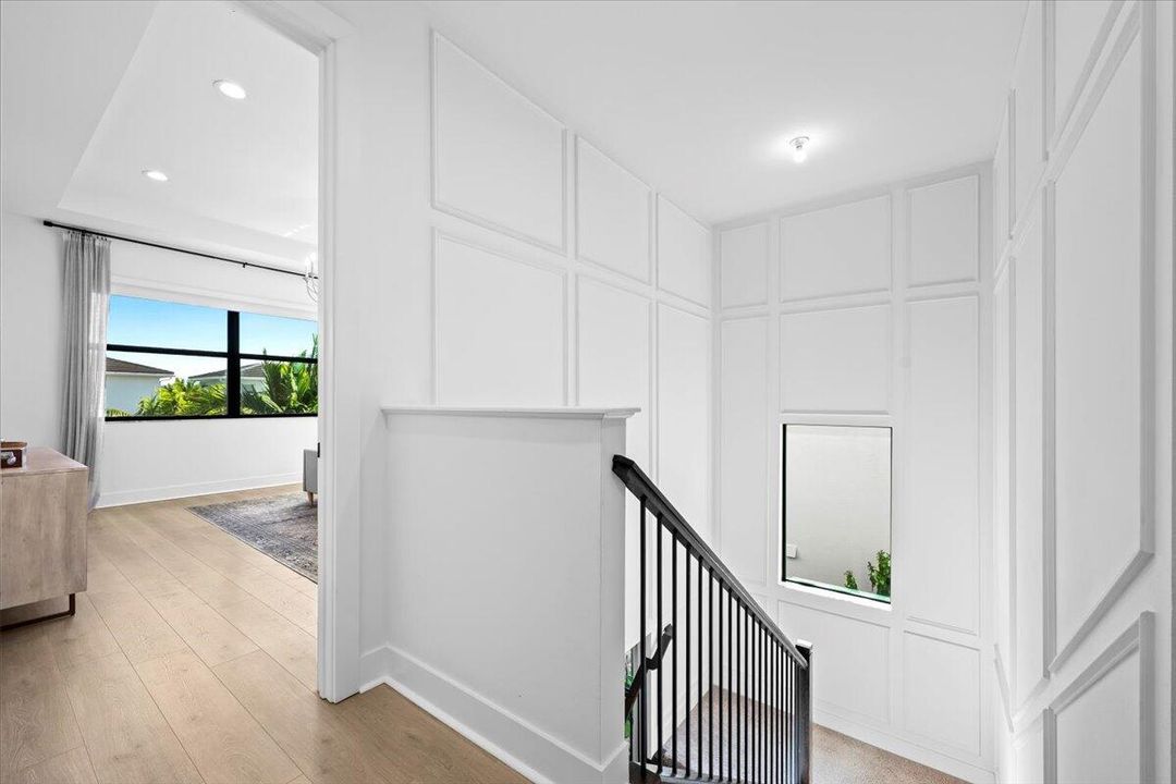 Под контрактом: $1,499,999 (4 спален, 3 ванн, 2772 Квадратных фут)