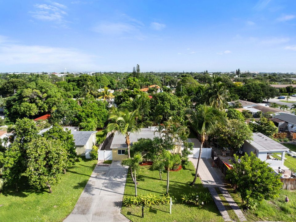 For Sale: $609,999 (3 beds, 2 baths, 1167 Square Feet)