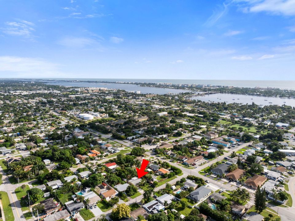 For Sale: $609,999 (3 beds, 2 baths, 1167 Square Feet)