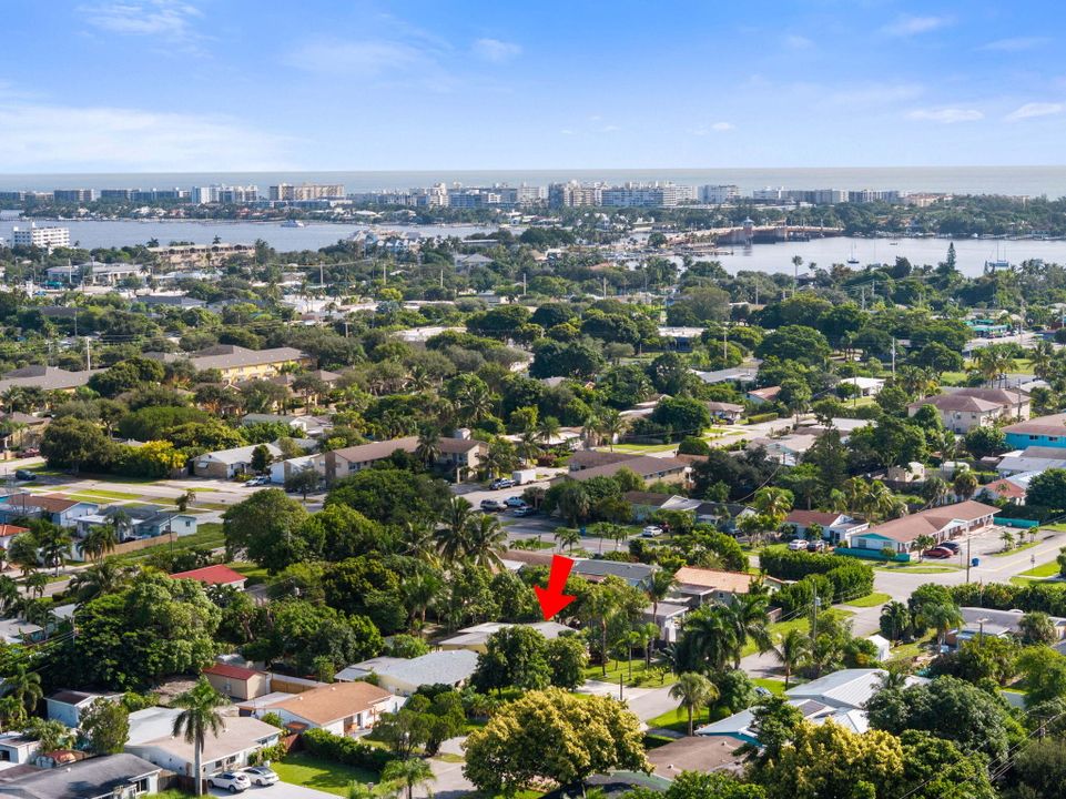 For Sale: $609,999 (3 beds, 2 baths, 1167 Square Feet)