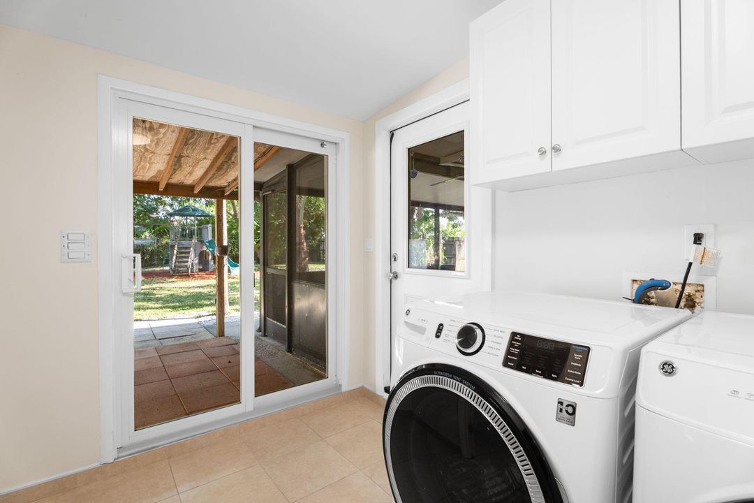 For Sale: $609,999 (3 beds, 2 baths, 1167 Square Feet)