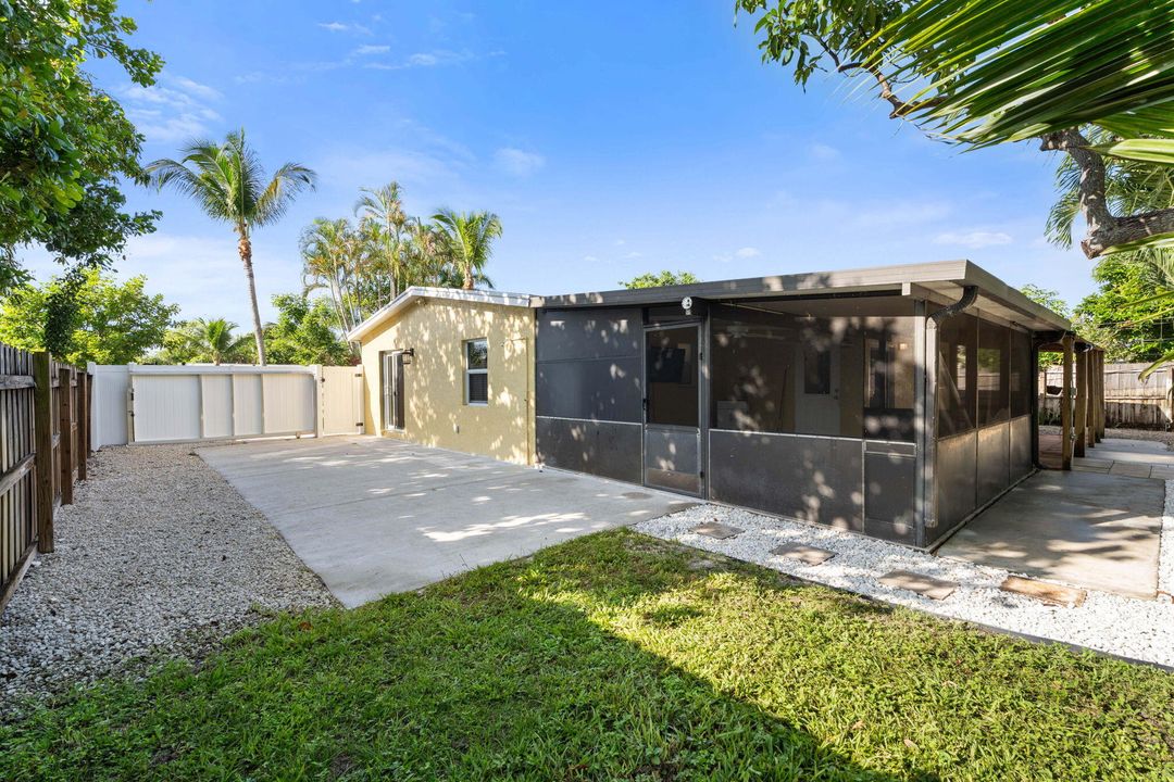 For Sale: $609,999 (3 beds, 2 baths, 1167 Square Feet)